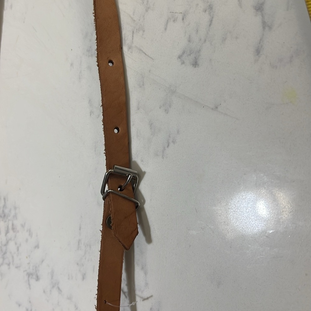 Tan Crossbody Bag with Sleek Design - Picture 11 of 12